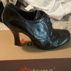 Brown Bongo Oxford Heels 8.5